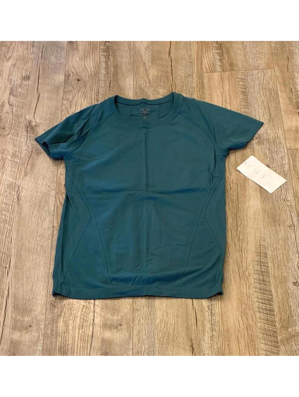 Brand New with Tags Athleta Women's Momentum Tee Shirt Size Medium Blue DKST - Picture 2 of 7